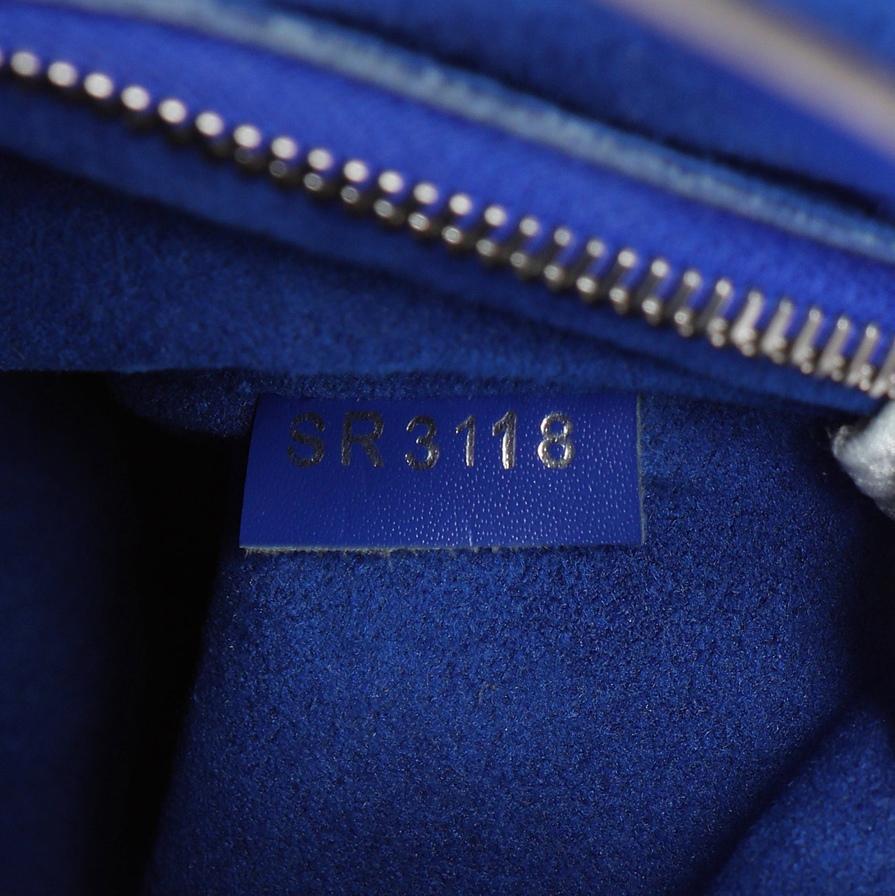 Exclusive Louis Vuitton Coquelicot Epi Neonoe MM — Alternate View 9