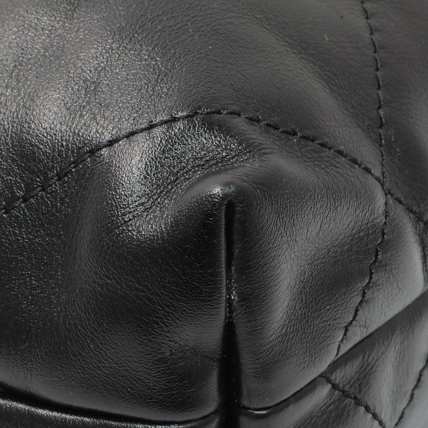 Exclusive Chanel Black Shiny Calfskin Quilted Mini Chanel 22 — Alternate View 7