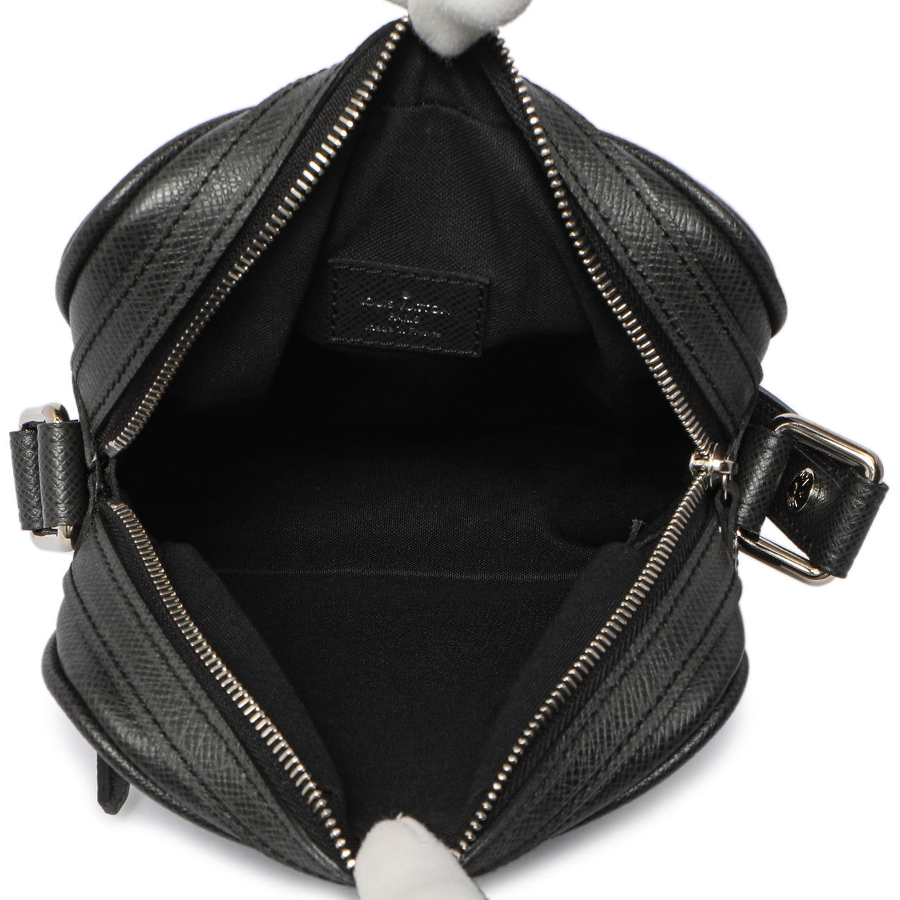 Exclusive Louis Vuitton Ardoise Taiga Dimitri Messenger — Detail View