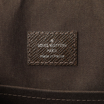 Exclusive Louis Vuitton Brown Taiga Andrei Messenger — Alternate View 9