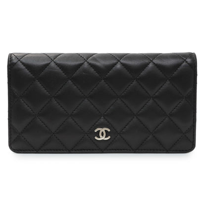 Exclusive Chanel Lambskin Quilted Yen Wallet Black — Front View