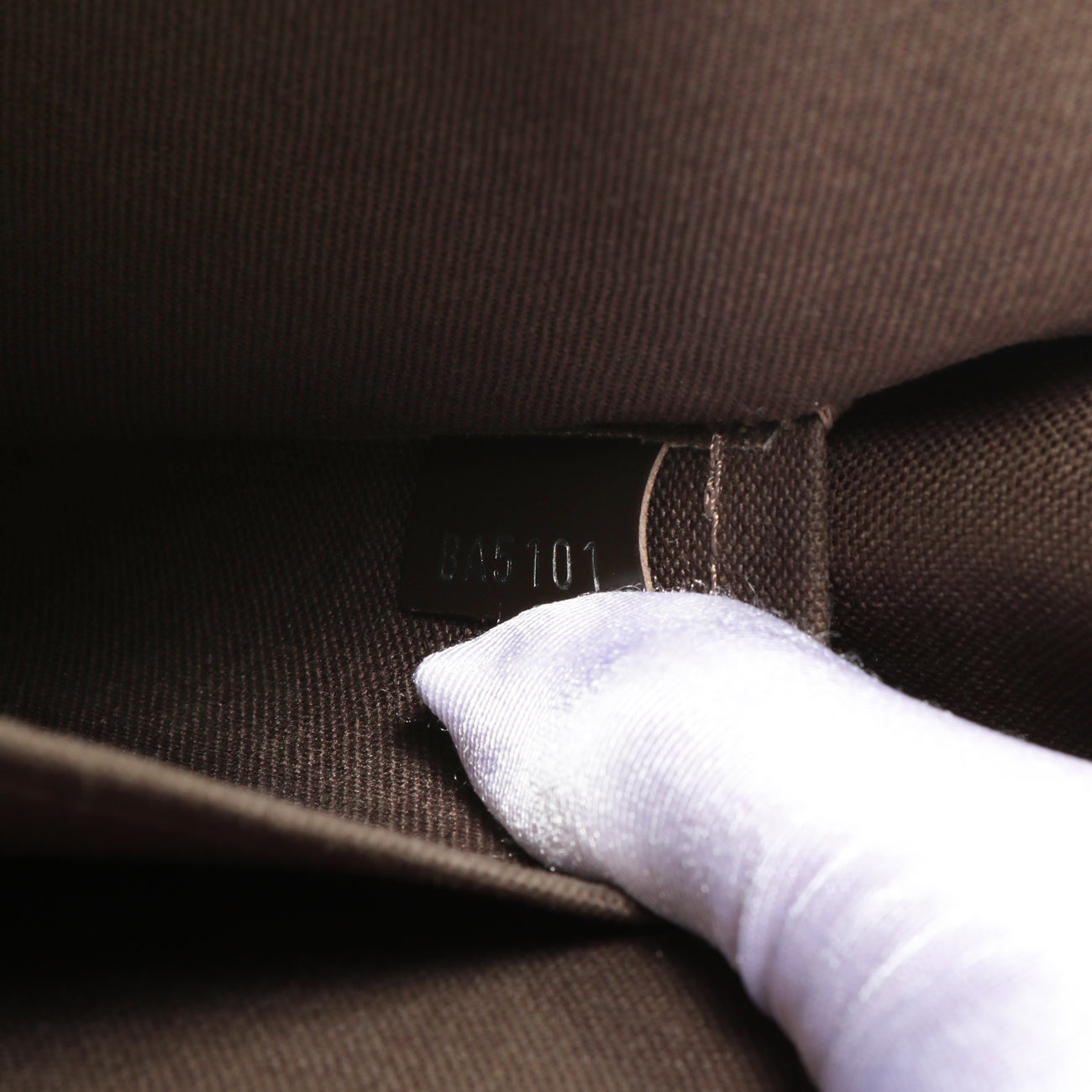Exclusive Louis Vuitton Brown Taiga Andrei Messenger — Alternate View 10