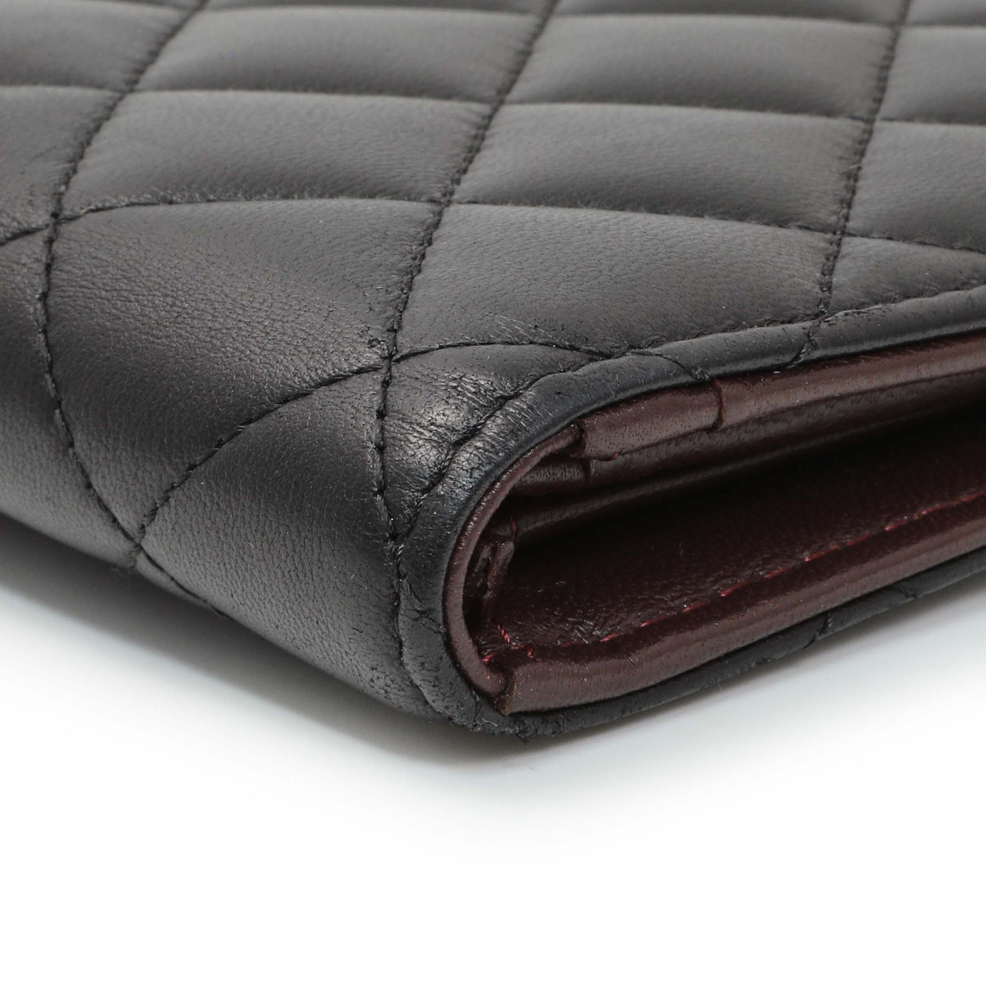 Exclusive Chanel Lambskin Quilted Yen Wallet Black — Detail View