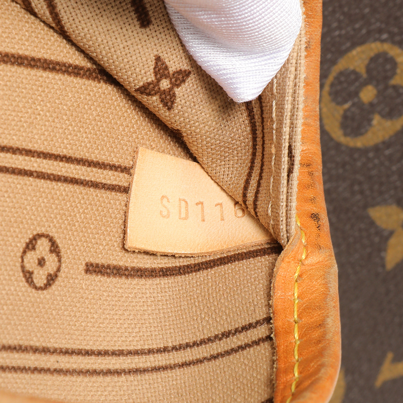 Exclusive Louis Vuitton Monogram Neverfull MM — Alternate View 10