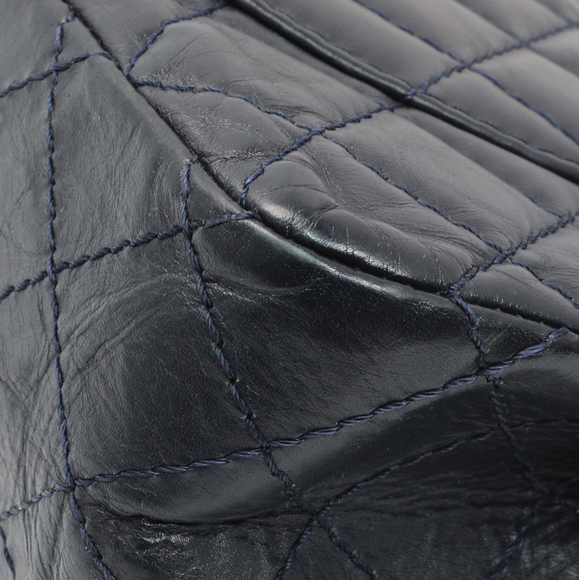 Exclusive Chanel Navy Quilted Aged Calfskin 2.55 Reissue 225 Flap — Alternate View 7