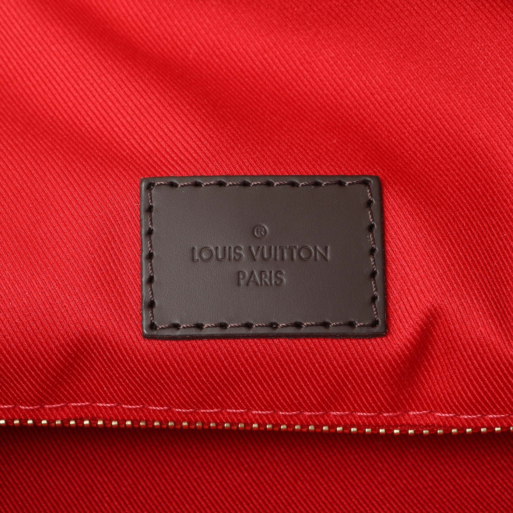 Exclusive Louis Vuitton Damier Ebene Graceful PM — Detail View