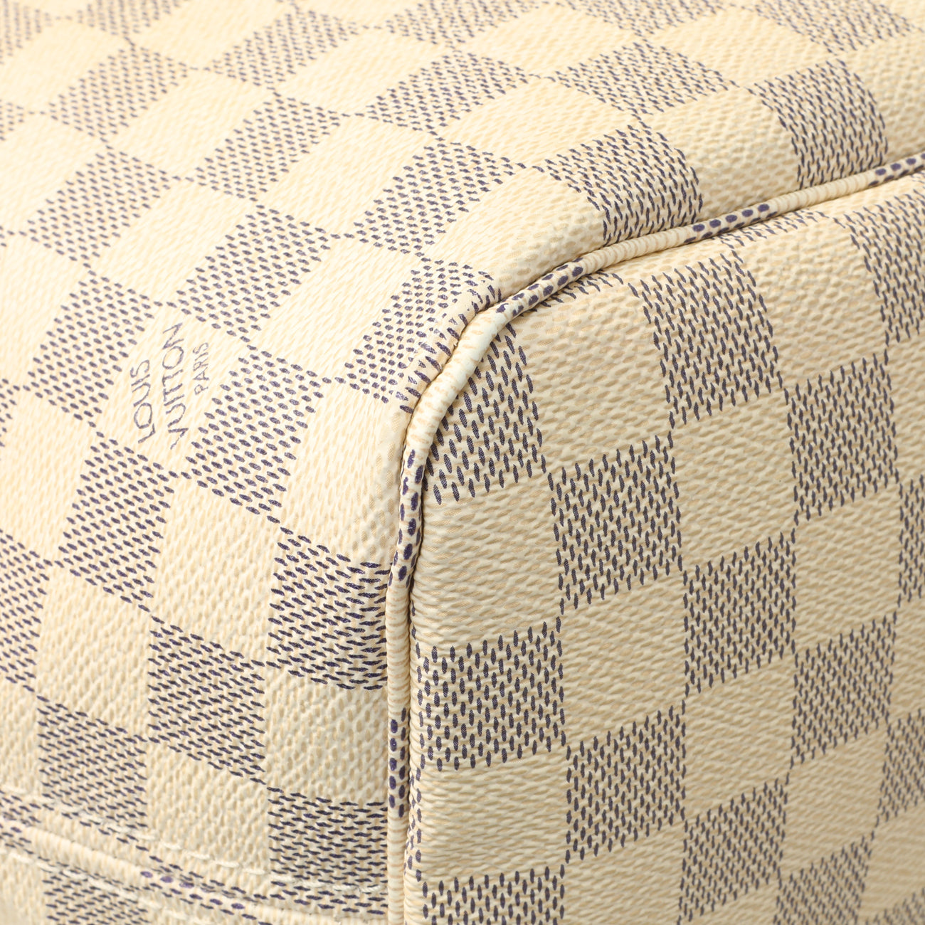 Exclusive Louis Vuitton Damier Azur Neverfull MM — Lifestyle View