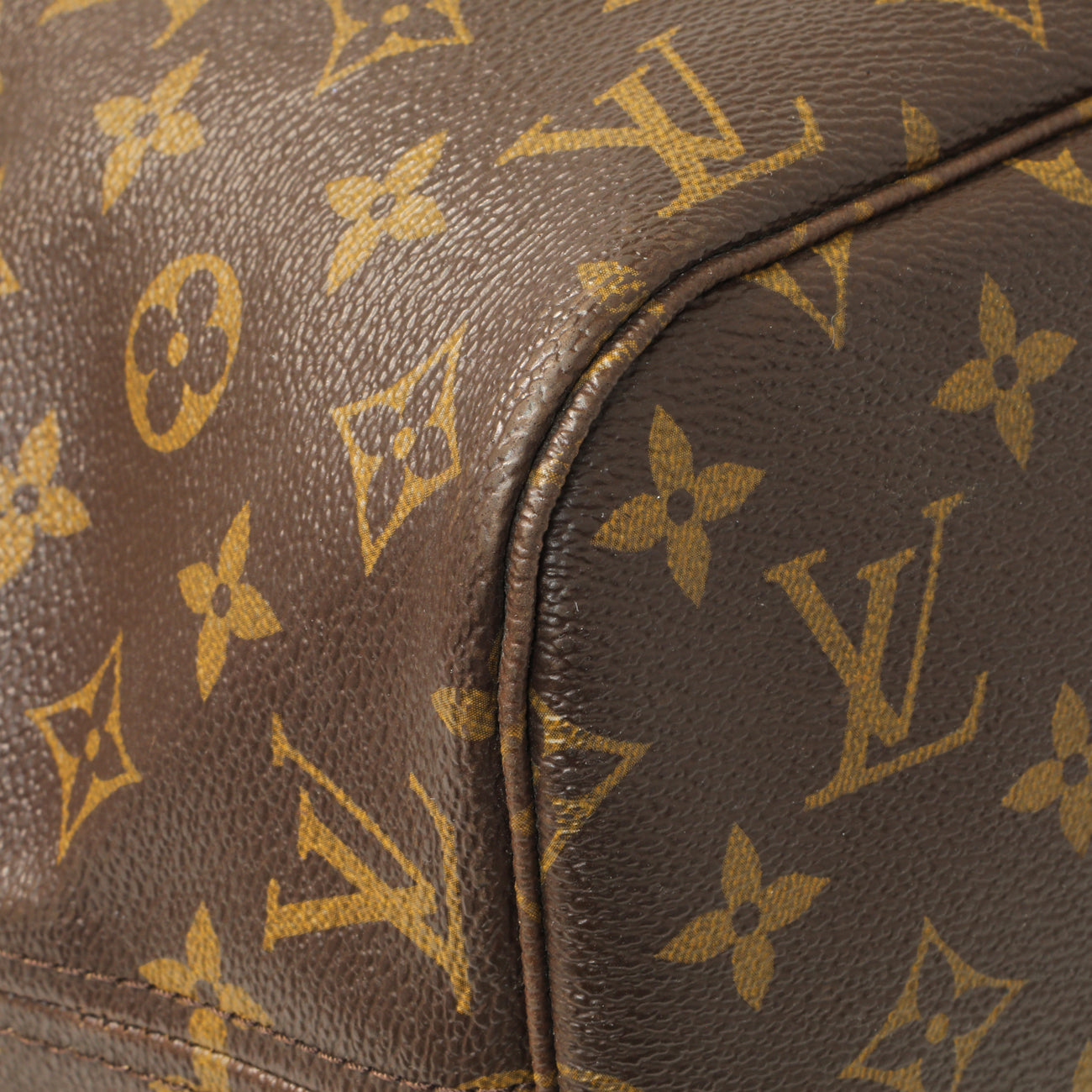 Exclusive Louis Vuitton Monogram Neverfull MM — Top View