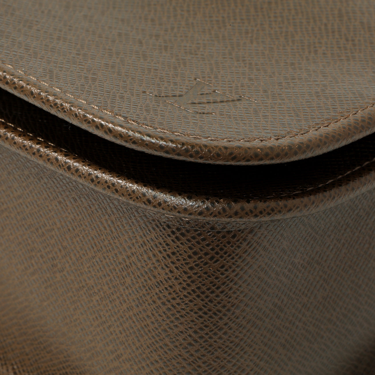 Exclusive Louis Vuitton Brown Taiga Andrei Messenger — Detail View