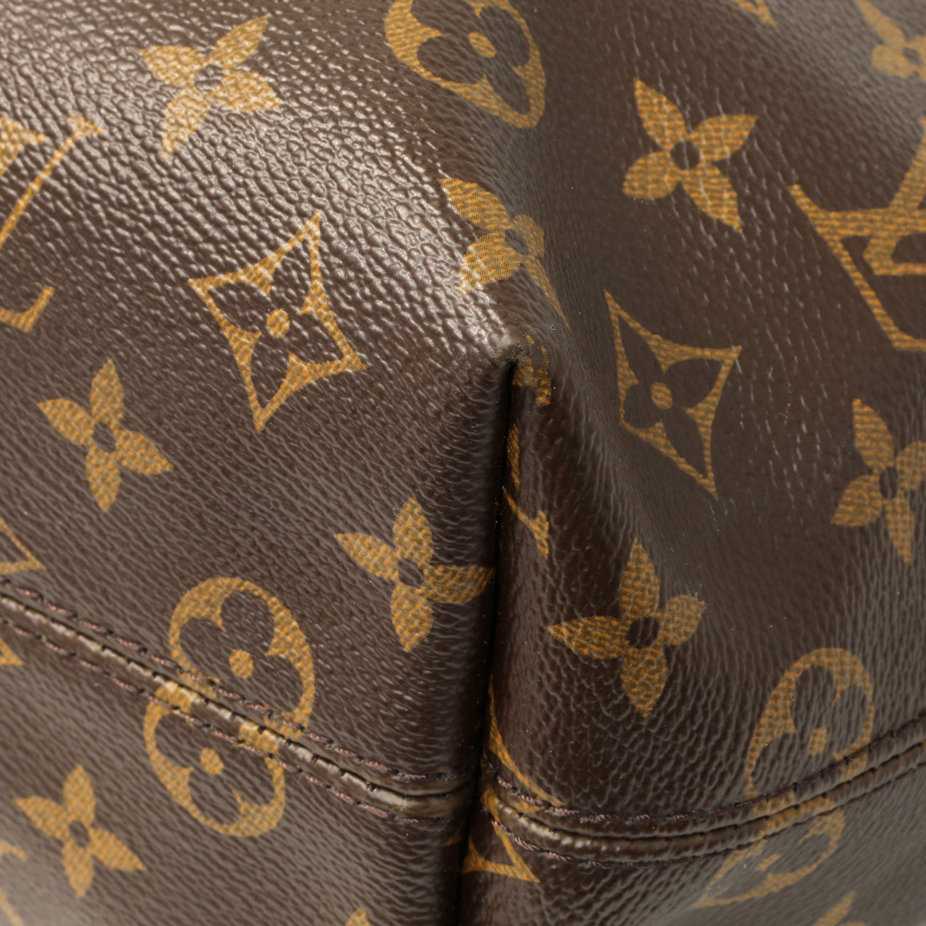 Exclusive Louis Vuitton Monogram Graceful PM — Detail View