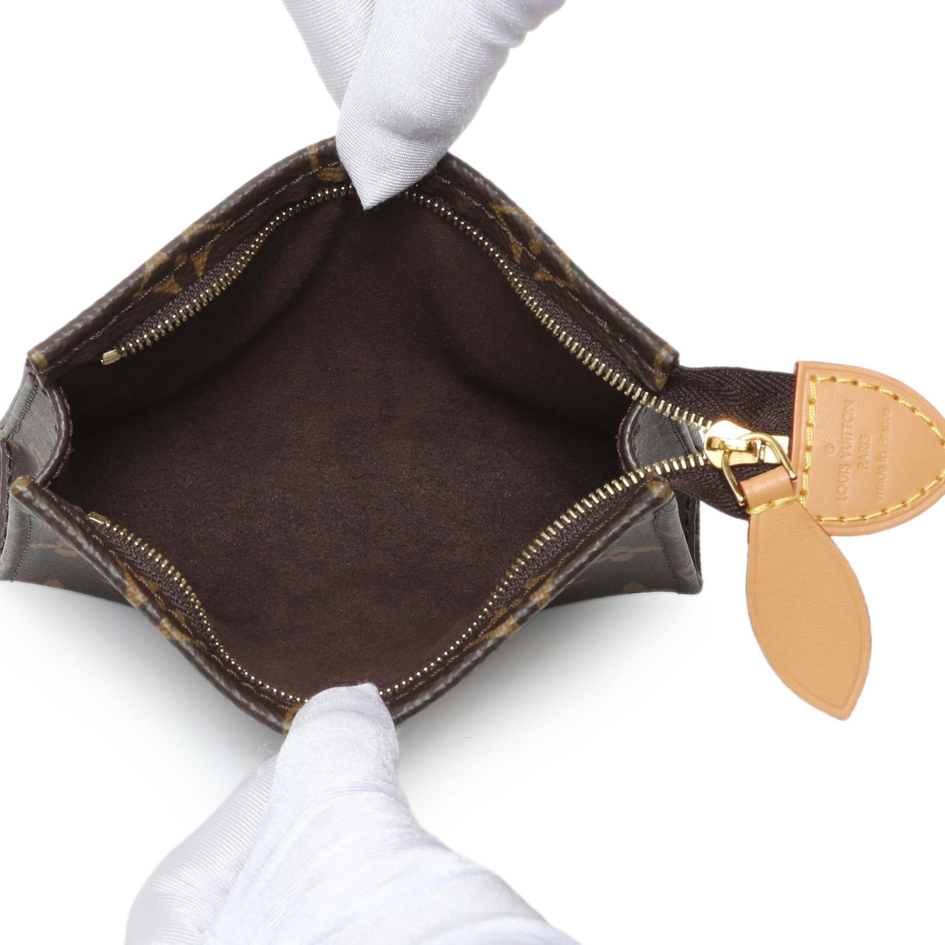 Exclusive Louis Vuitton Toiletry Pouch On Chain — Detail View