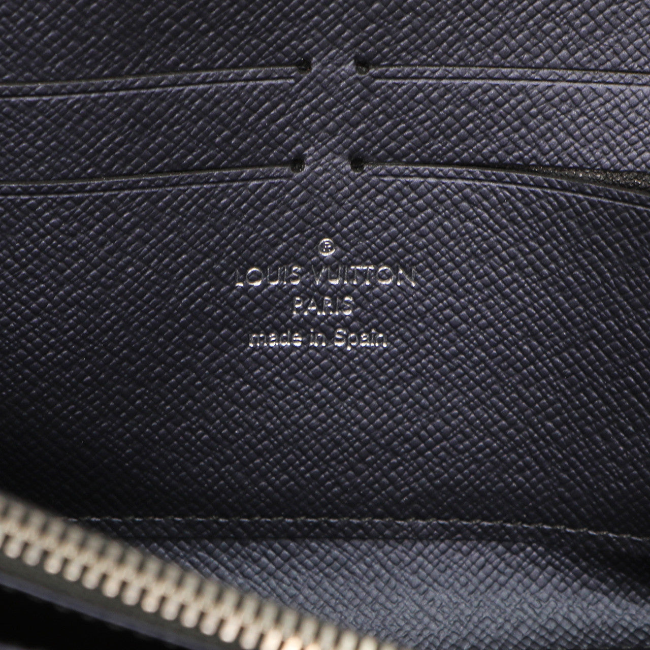 Exclusive Louis Vuitton Anthracite Nacre Epi Zippy Wallet — Detail View