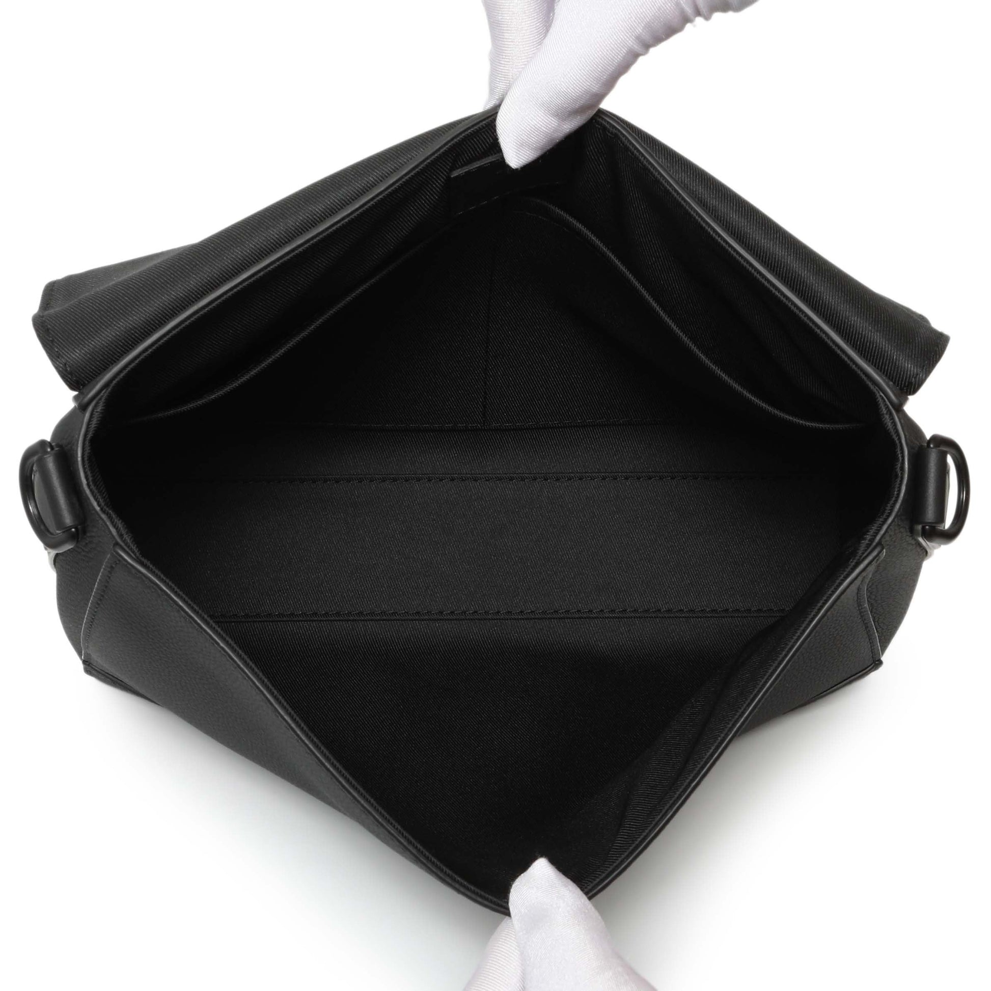 Exclusive Louis Vuitton Black Grained Calfskin Aerogram Takeoff Messenger — Top View