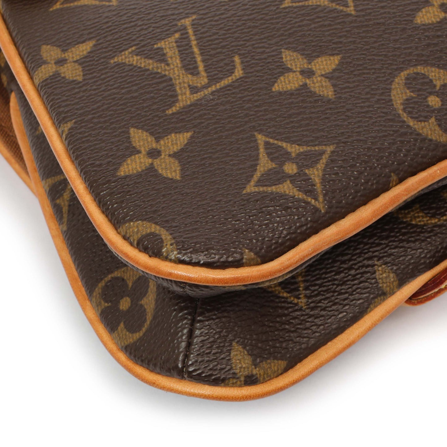 Exclusive Louis Vuitton Monogram Pochette Marelle MM — Alternate View 7