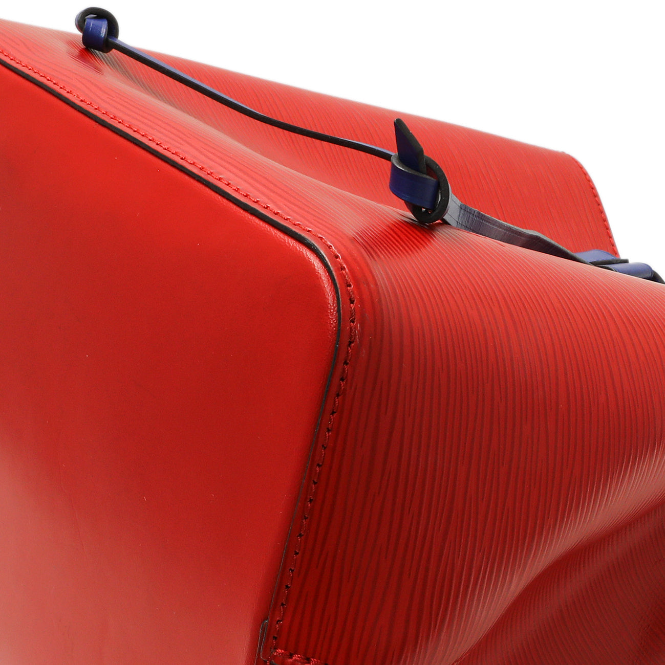 Exclusive Louis Vuitton Coquelicot Epi Neonoe MM — Detail View