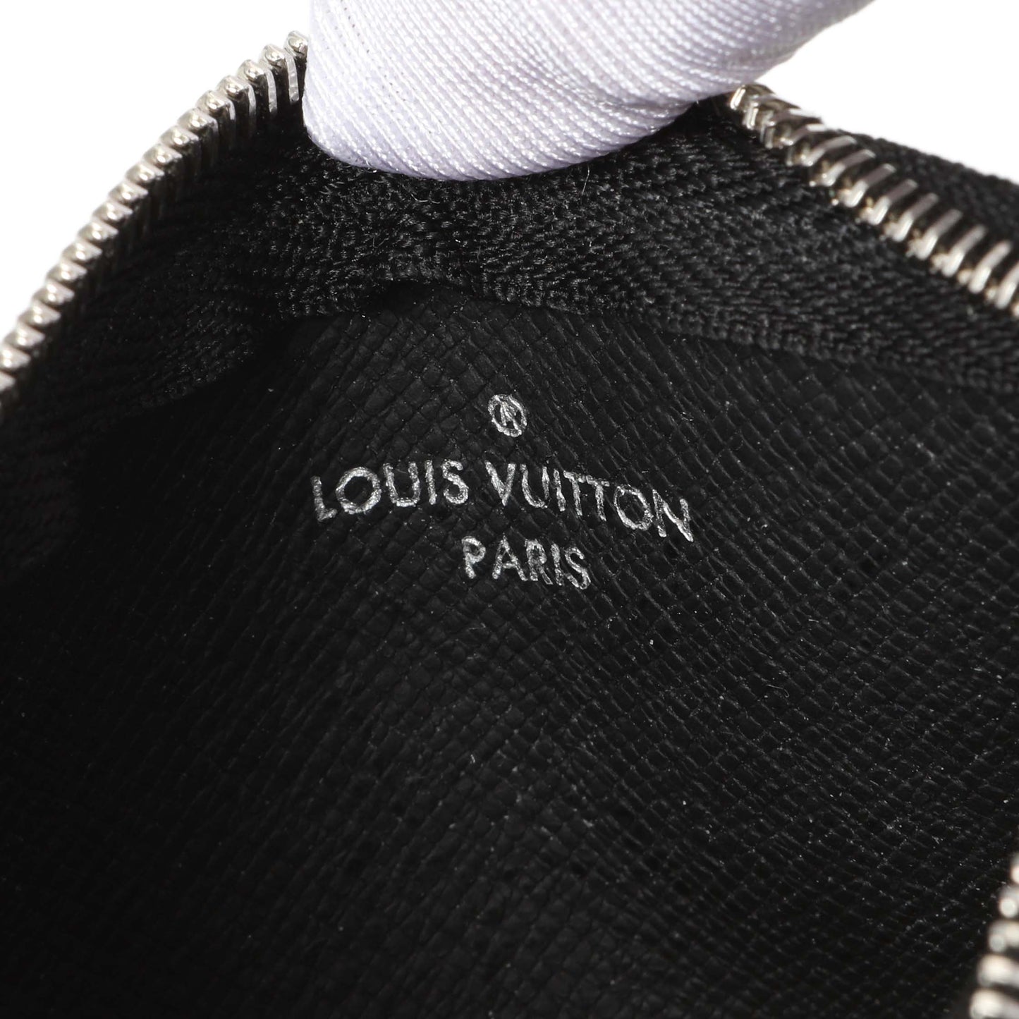 Exclusive Louis Vuitton Damier Graphite Key Pouch — Detail View