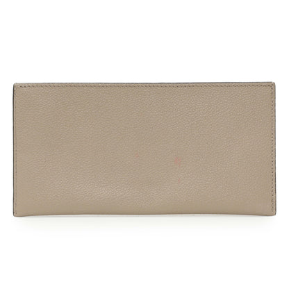 Exclusive Louis Vuitton Tourterelle Empreinte Pochette Felicie Chain Wallet — Lifestyle View