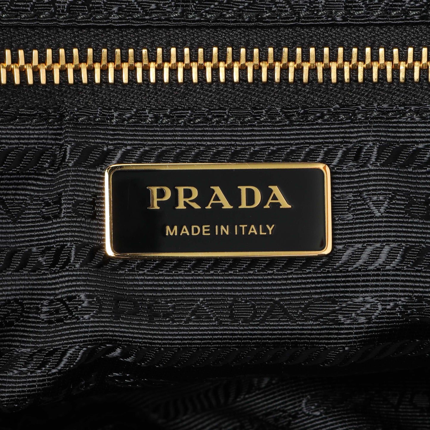 Exclusive Prada Black Re-Nylon Triangle Stitched Re-Edition 1995 Chaine Large Shoulder Bag — Detail View