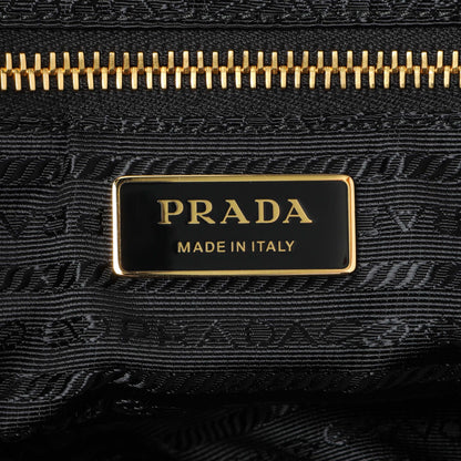 Exclusive Prada Black Re-Nylon Triangle Stitched Re-Edition 1995 Chaine Large Shoulder Bag — Detail View