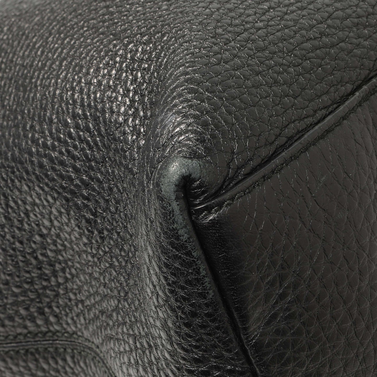 Exclusive Gucci Black Pebbled Calfskin Medium Soho Chain Shoulder Bag — Lifestyle View