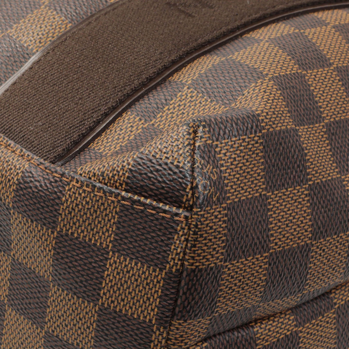 Exclusive Louis Vuitton Damier Ebene Cabas Beaubourg — Detail View