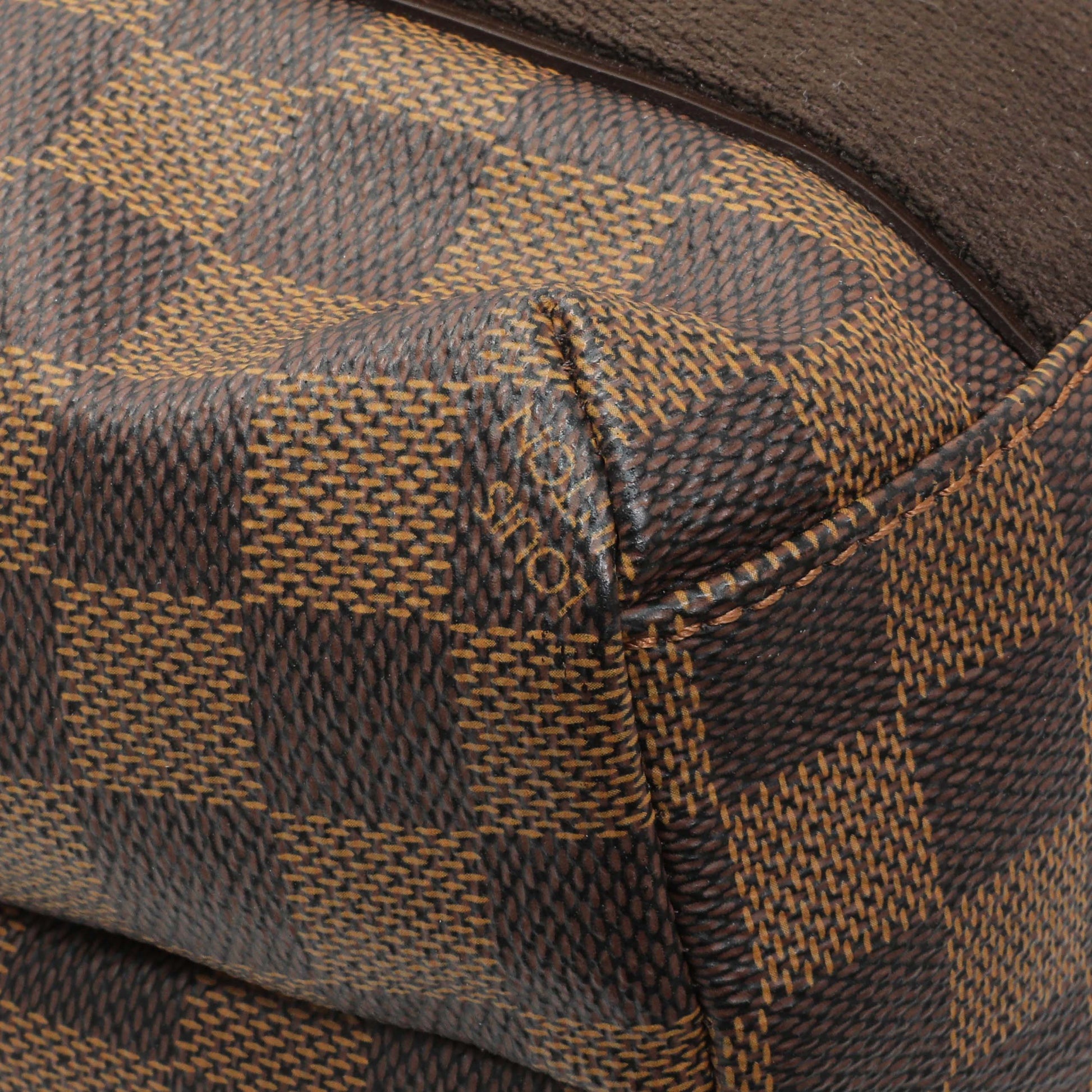 Exclusive Louis Vuitton Damier Ebene Cabas Beaubourg — Lifestyle View