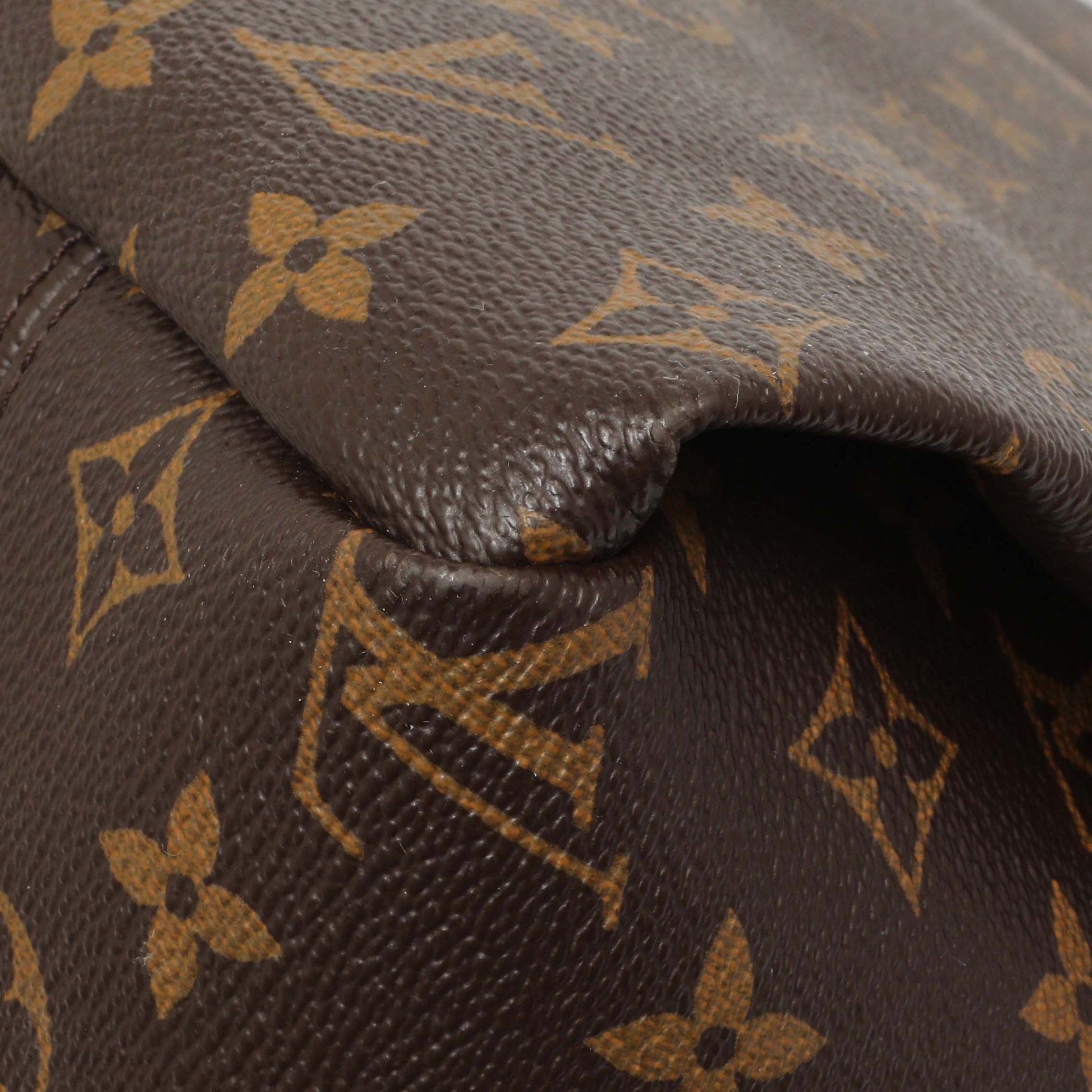Exclusive Louis Vuitton Monogram Artsy MM — Alternate View 7