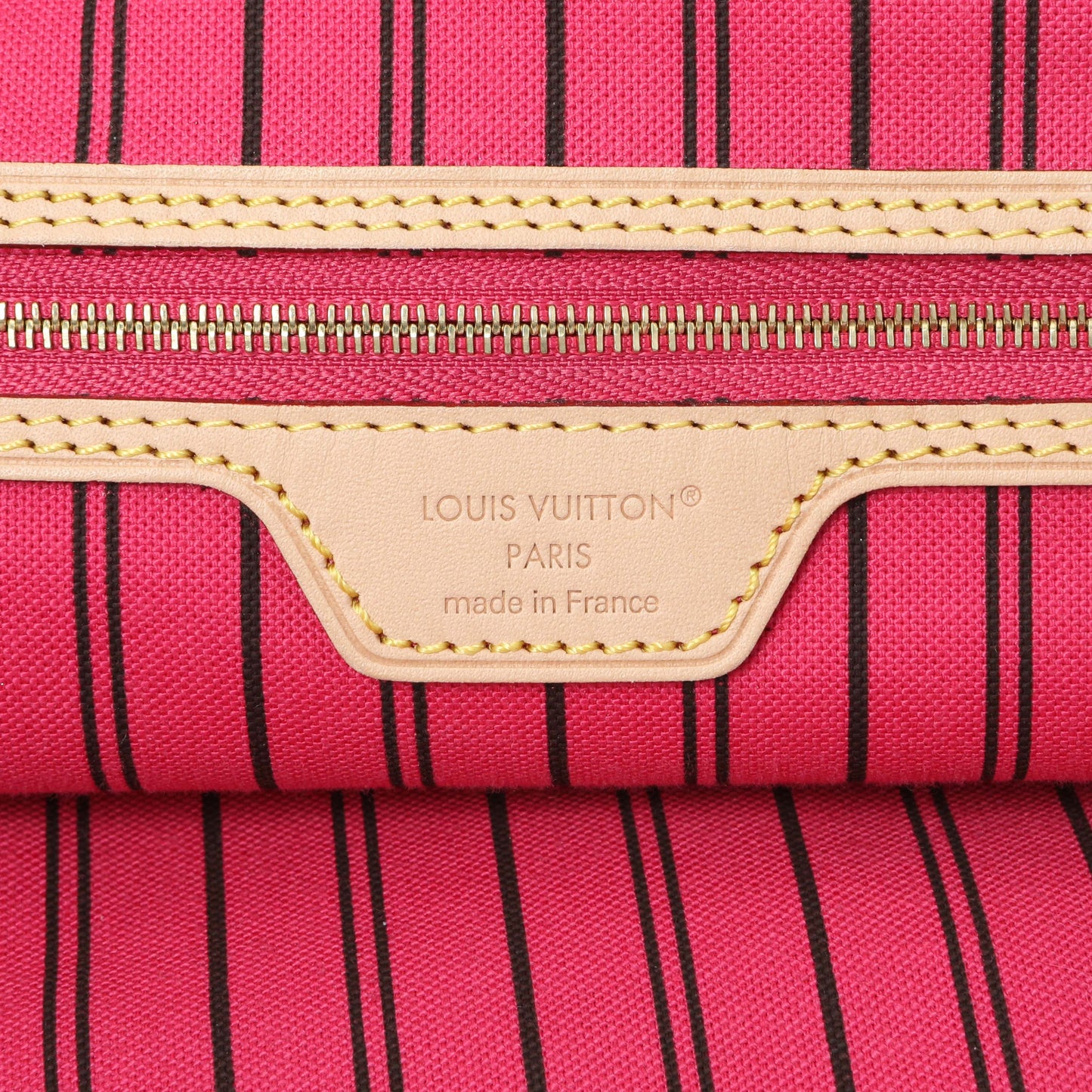 Exclusive Louis Vuitton Neverfull Bandouliere Inside Out MM — Detail View