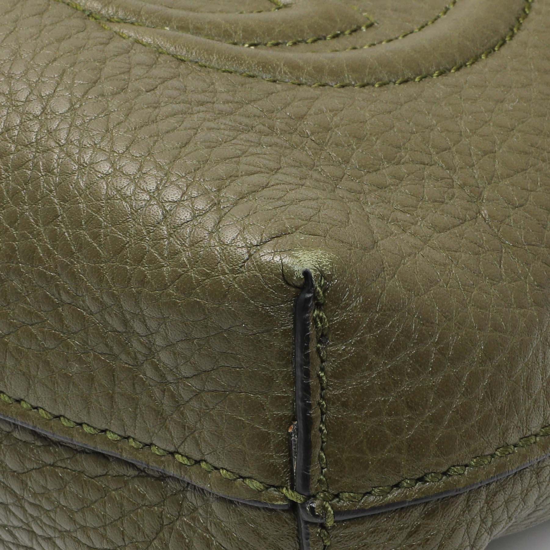 Exclusive Gucci Green Pebbled Calfskin Medium Soho Messenger Bag — Detail View