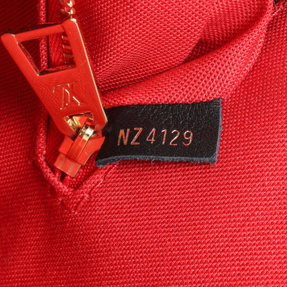 Exclusive Louis Vuitton Reverse Monogram Giant Onthego GM — Lifestyle View