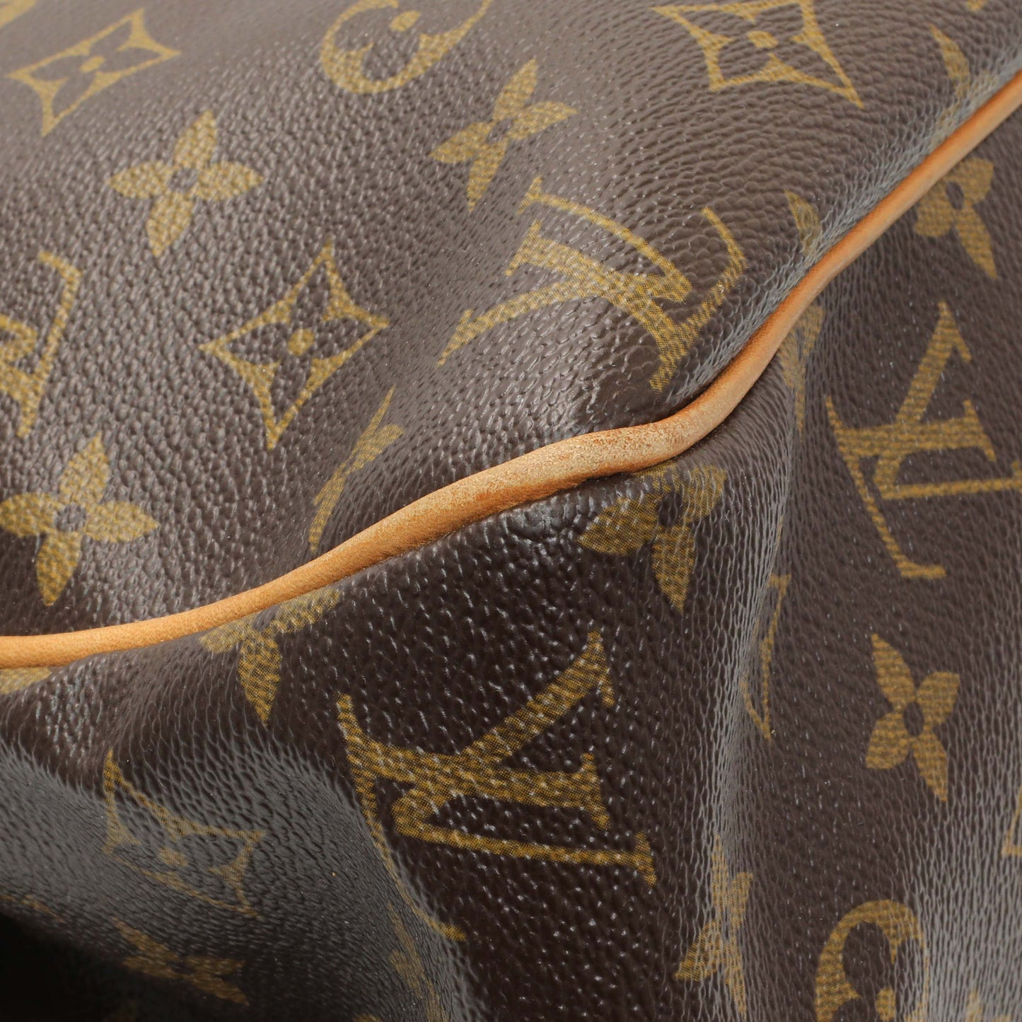 Exclusive Louis Vuitton Monogram Batignolles Horizontal — Lifestyle View