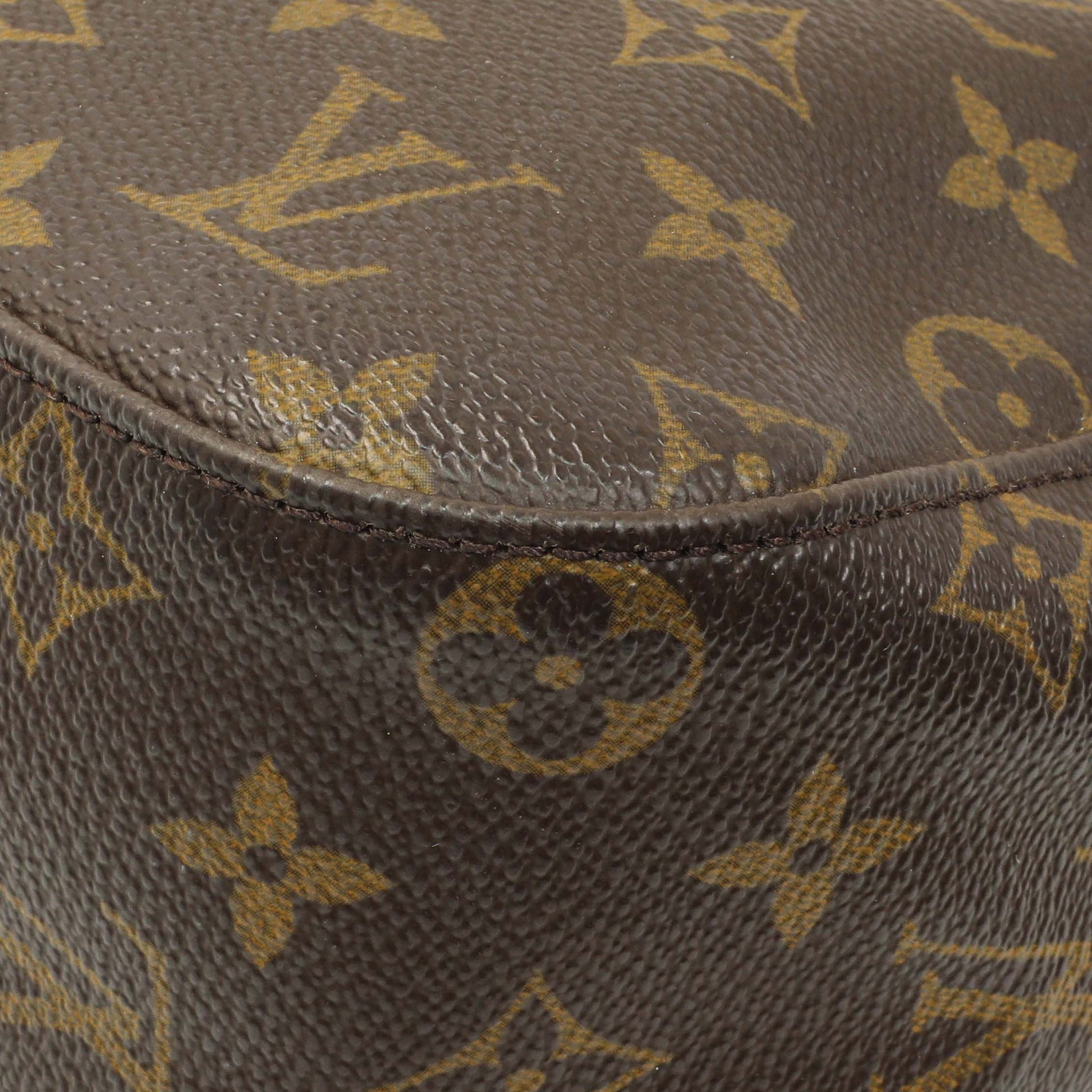 Exclusive Louis Vuitton Monogram Looping MM — Detail View