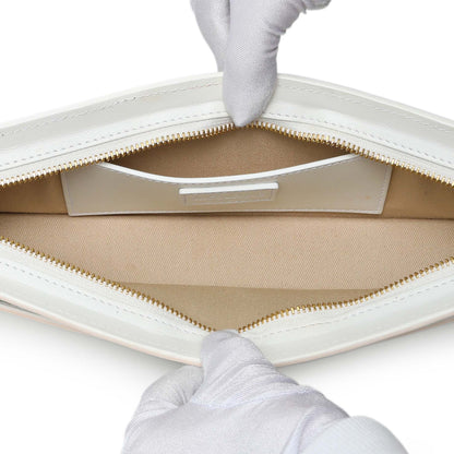 Exclusive Jacquemus White Calfskin Le Ciuciu Satchel — Lifestyle View