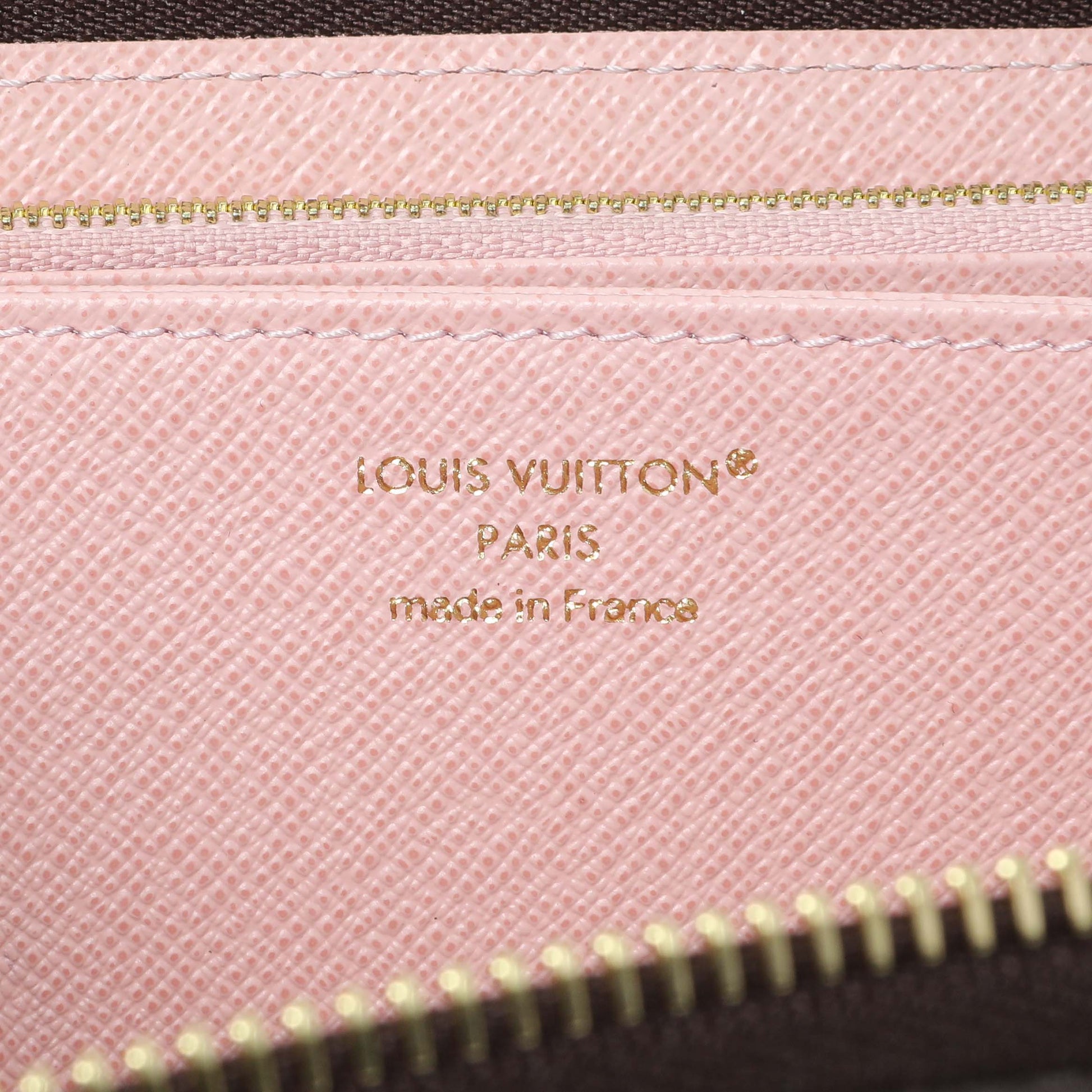 Exclusive Louis Vuitton Monogram Zippy Wallet — Detail View
