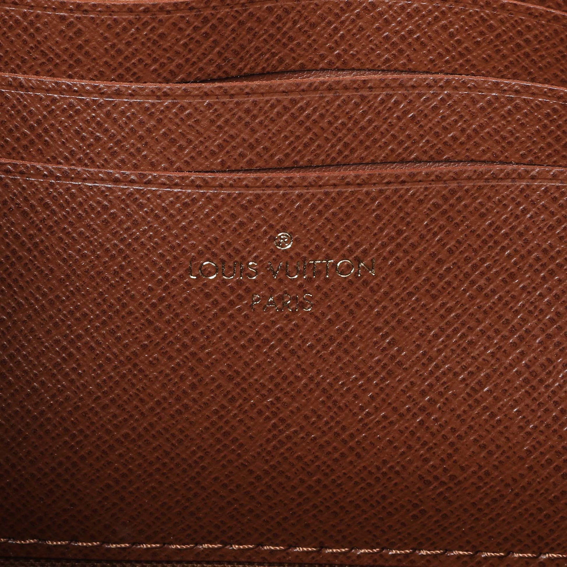 Exclusive Louis Vuitton Monogram Ivy Wallet On Chain — Detail View