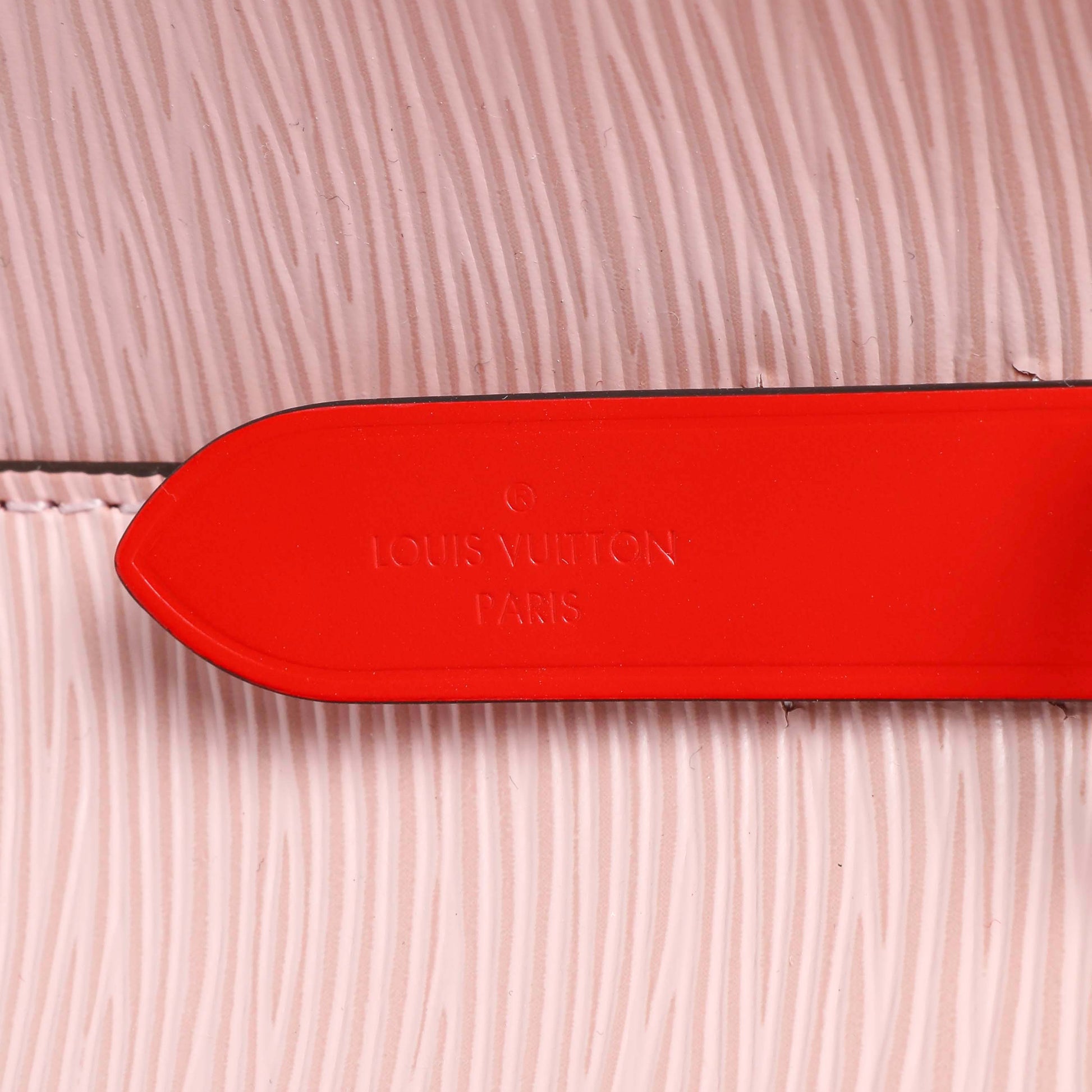 Exclusive Louis Vuitton Epi NeoNoe BB Rose Ballerine — Detail View