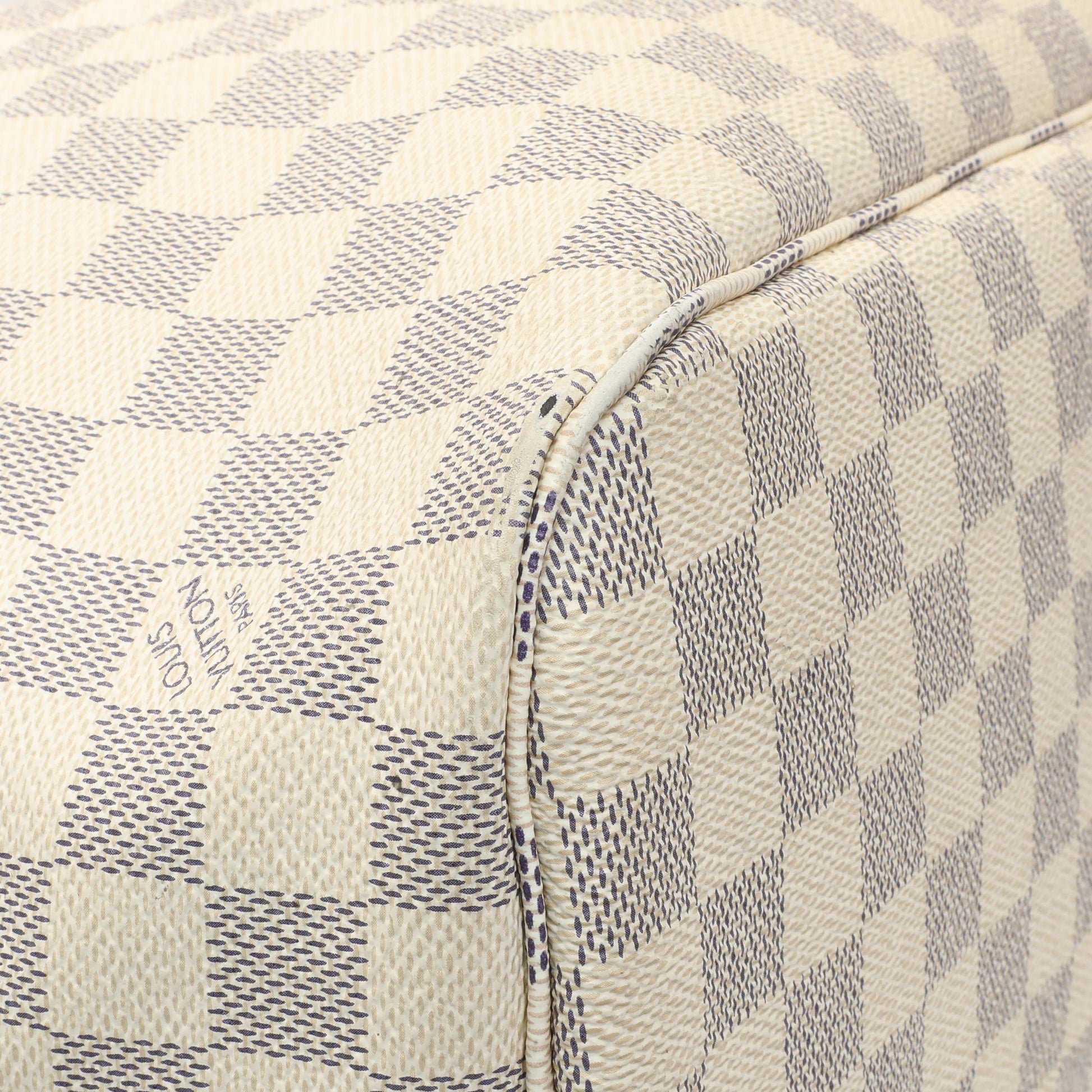 Exclusive Louis Vuitton Damier Azur Neverfull MM — Top View