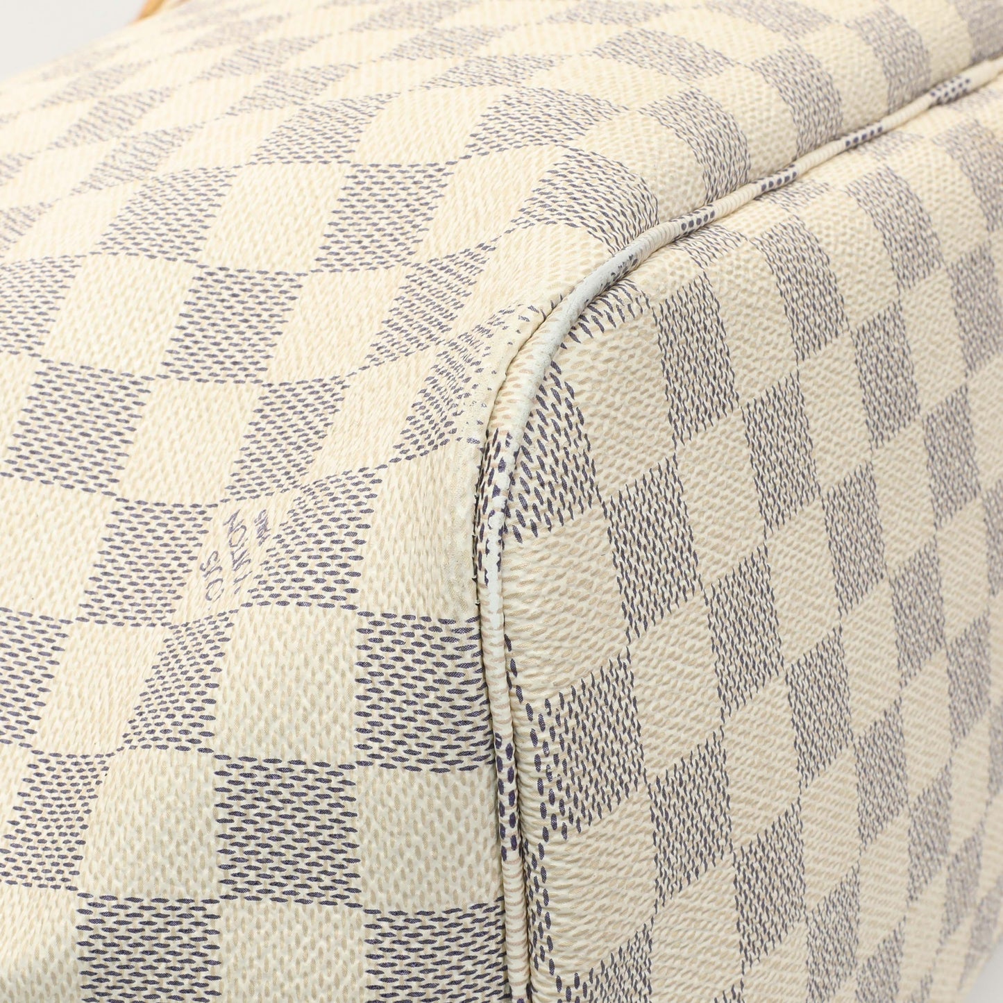 Exclusive Louis Vuitton Damier Azur Neverfull MM — Lifestyle View