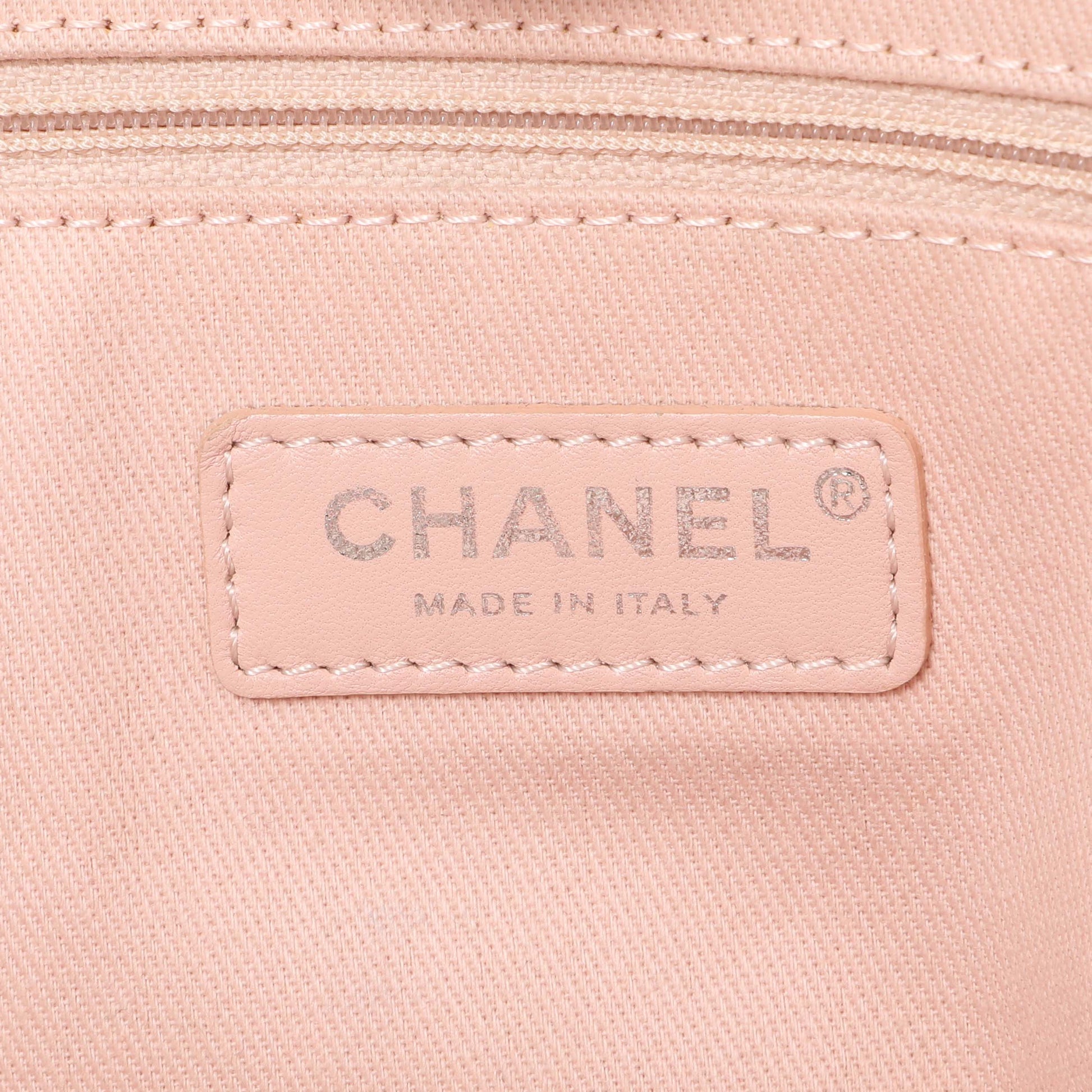Exclusive Chanel Light Pink Woven Straw Raffia Small Deauville Tote — Detail View