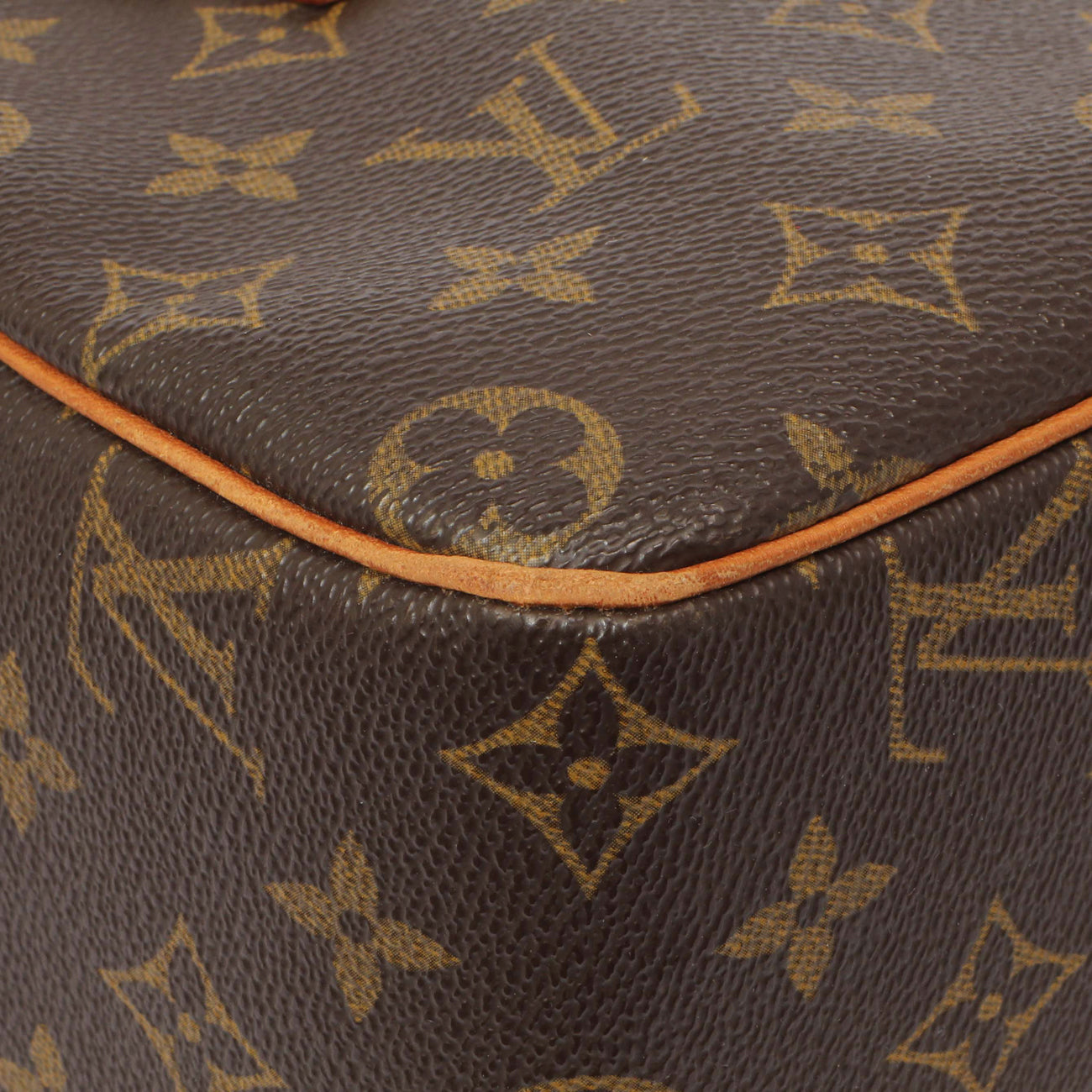 Exclusive Louis Vuitton Monogram Cite MM — Alternate View 10