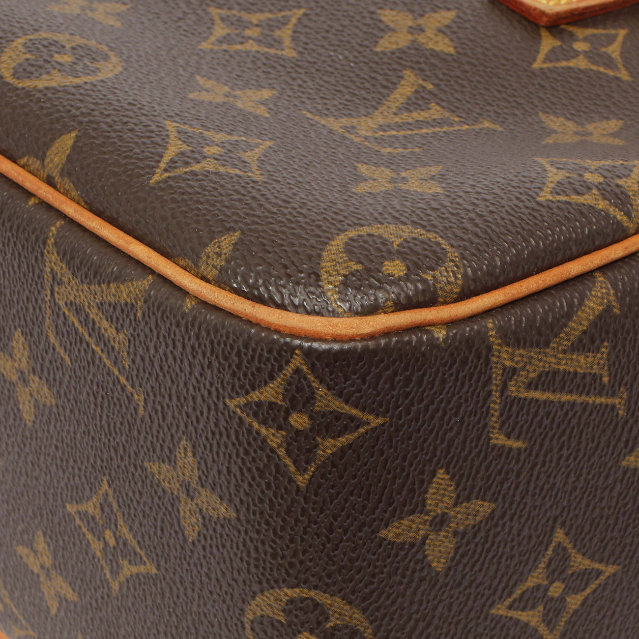 Exclusive Louis Vuitton Monogram Cite MM — Alternate View 11