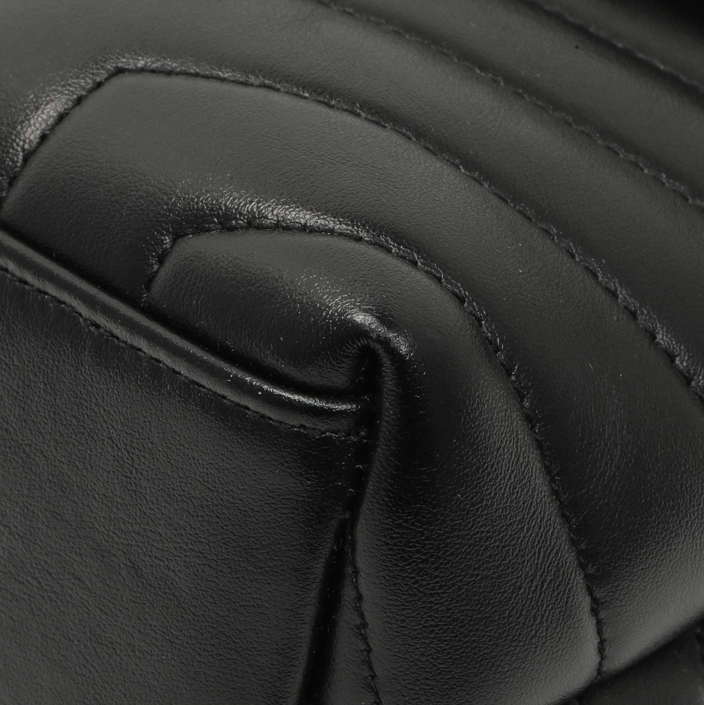 Exclusive Saint Laurent Black Calfskin Y Quilted Monogram Small Loulou Chain Satchel — Detail View