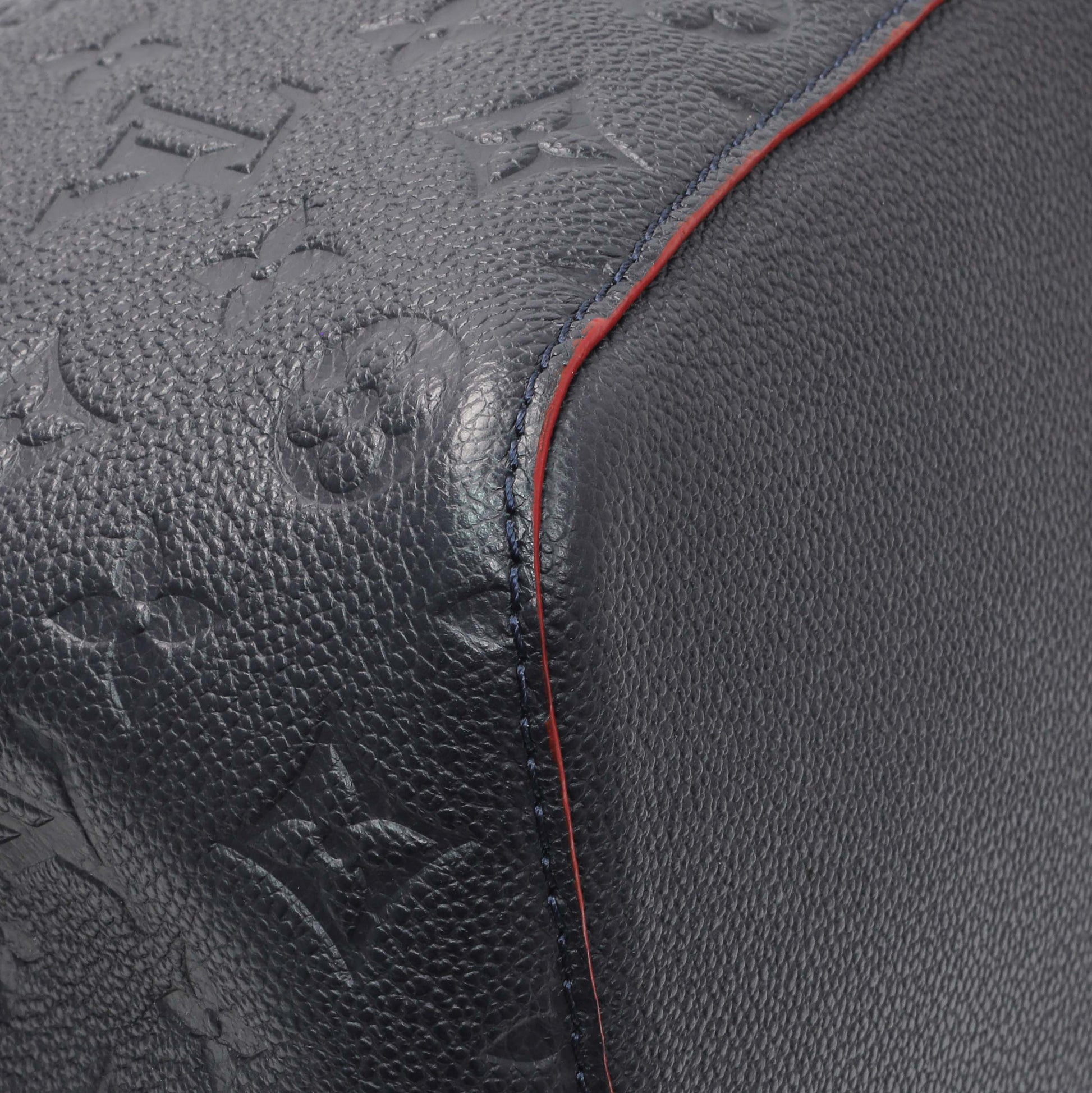 Exclusive Louis Vuitton Marine Rouge Empreinte Neonoe MM — Lifestyle View