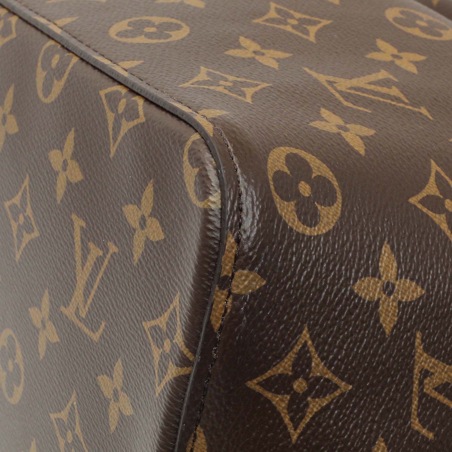 Exclusive Louis Vuitton Caramel Monogram Neonoe MM — Lifestyle View