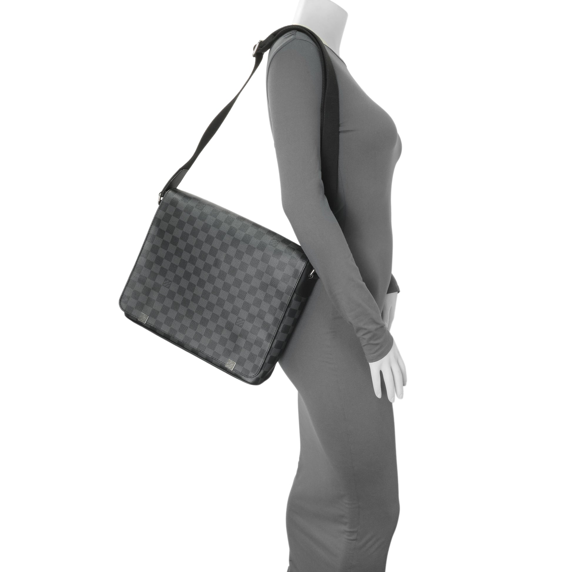 Exclusive Louis Vuitton Damier Graphite District Messenger — Alternate View 11