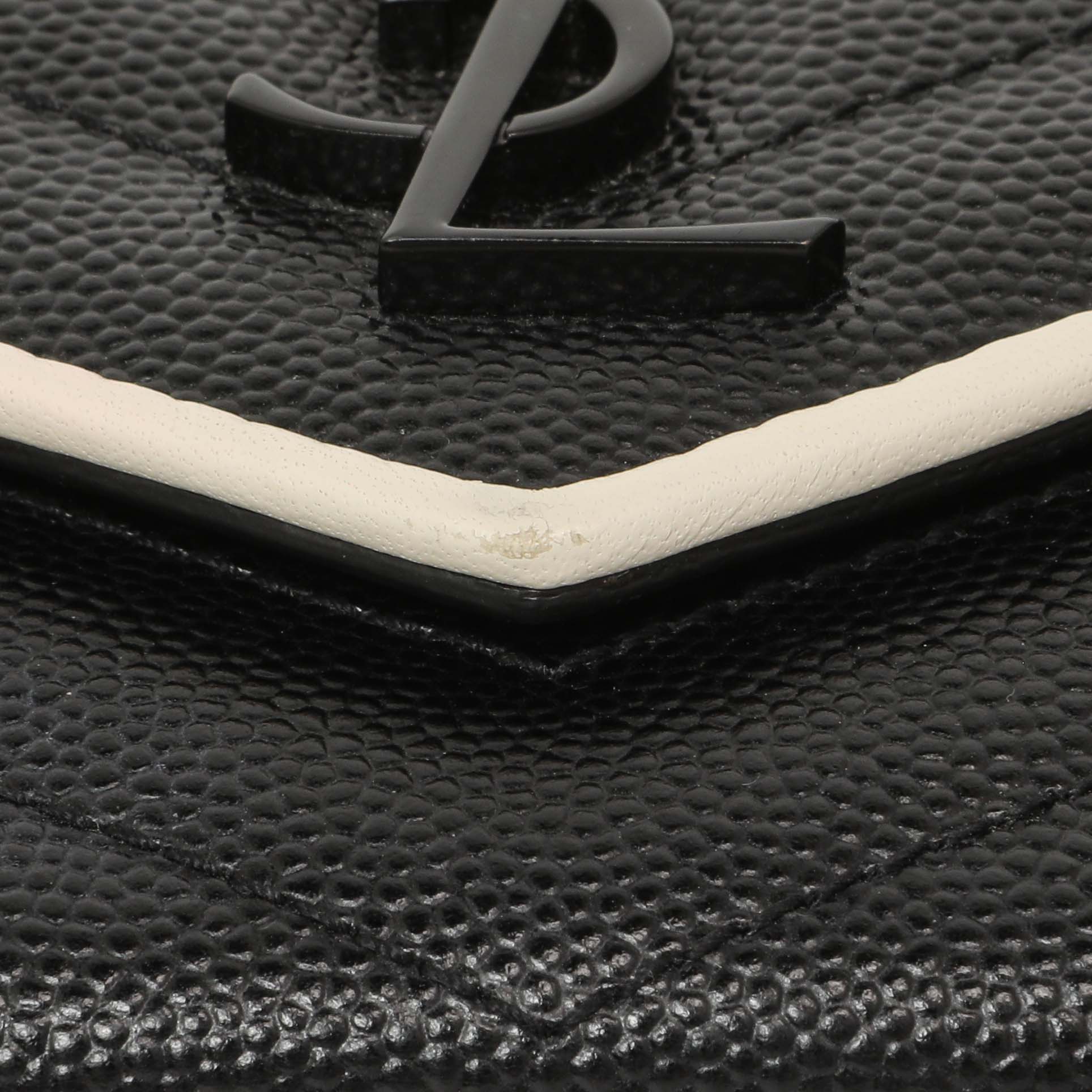 Exclusive Saint Laurent Black Grain De Poudre Matelasse Chevron Monogram Envelope Wallet — Alternate View 16