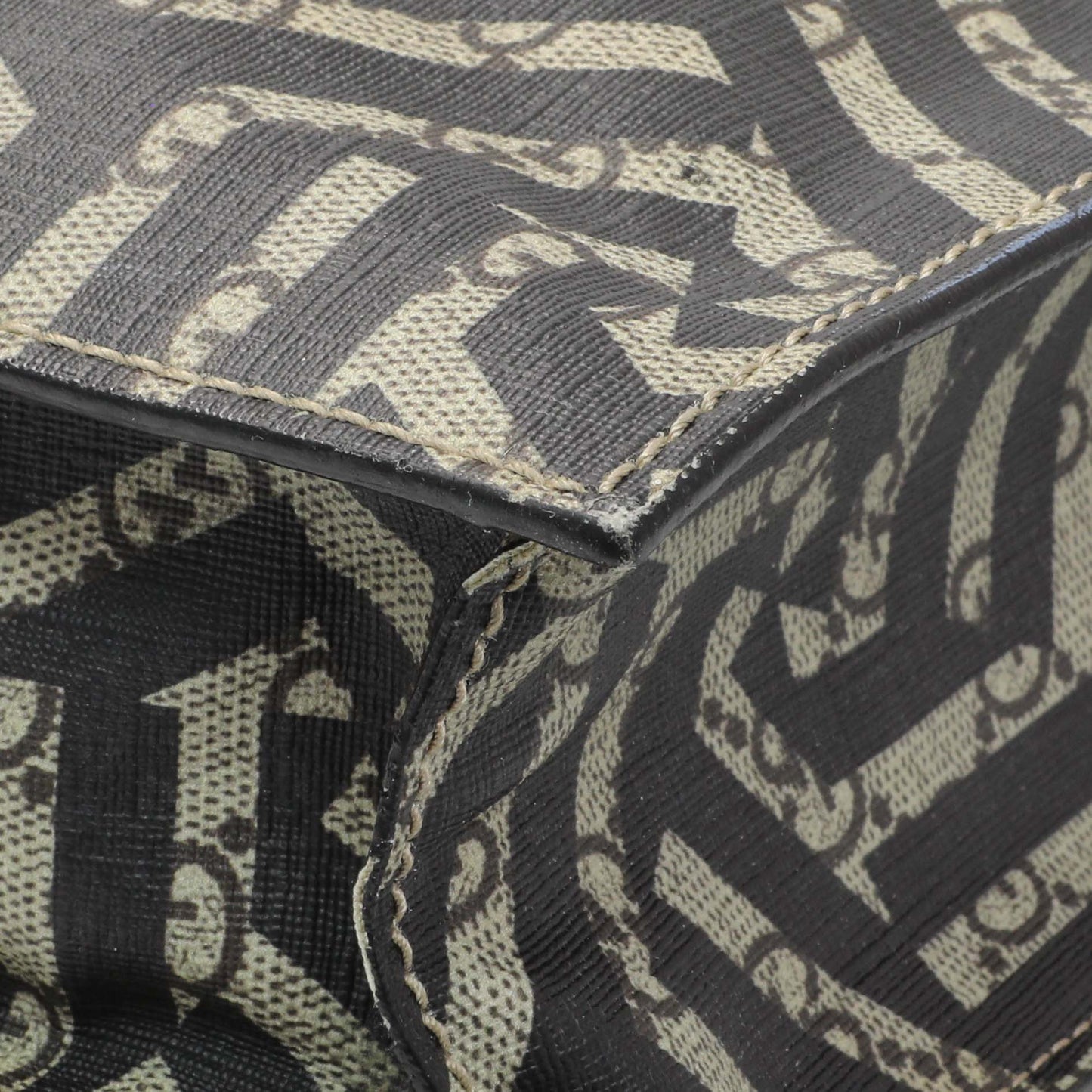 Exclusive Gucci Convertible Soft Open Caleido GG Coated Canvas tote bag — Detail View