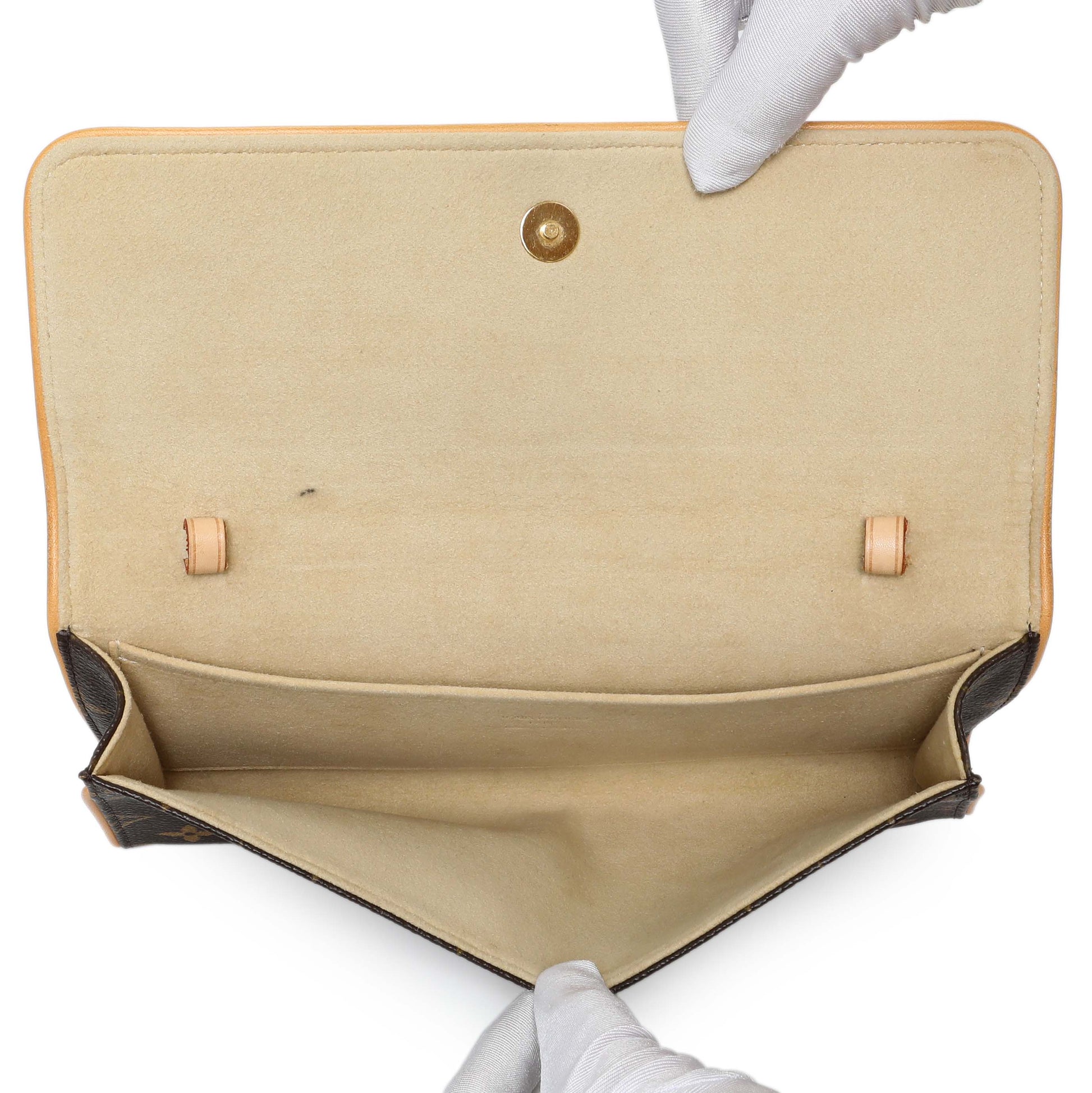 Exclusive Louis Vuitton Monogram Pochette Twin GM — Lifestyle View