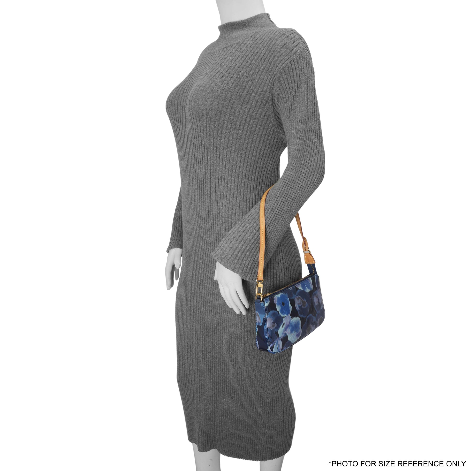 Exclusive Louis Vuitton Grand Blue Vernis Ikat Pochette Accessories NM — Alternate View 7