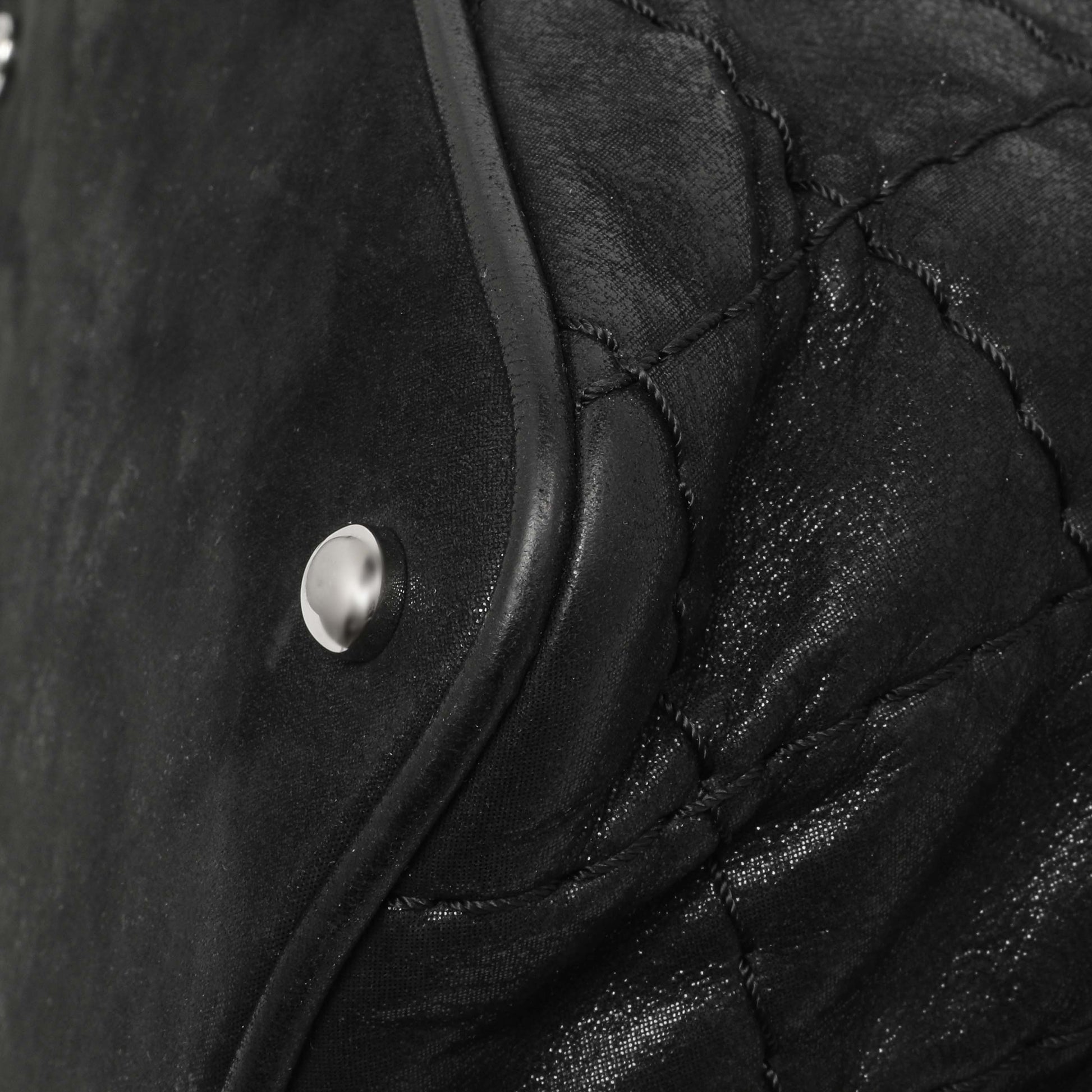 Exclusive Chanel Black Iridescent Quilted Calfskin Sea Hit Tote — Detail View